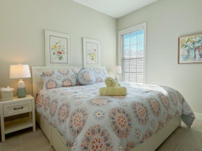 Windsor Lodge Unit 20, studio, 1BR 1BA close to the beaches, pool access